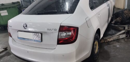 Незакреплённый люк повредил Škoda Rapid: как наши автоюристы взыскали с Водоканала более 263 тыс. рублей
