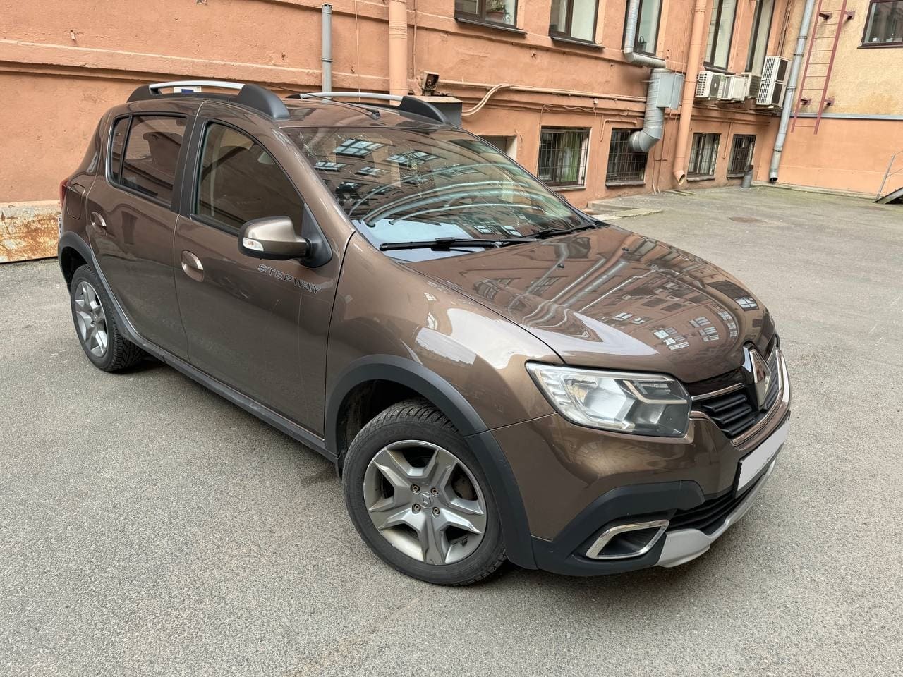 Вы сейчас просматриваете Тополь упал на припаркованный Renault Sandero Stepway: как наши автоюристы взыскали с муниципалитета более 305 тыс. рублей